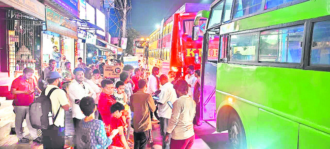 సంక్రాంతి వచ్చింది.. తమ కుటుంబీకులతో పండగను ఆనందంగా జరు1