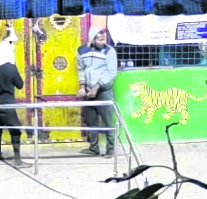 ఆర్మూర్‌లో దొంగల బీభత్సం 1