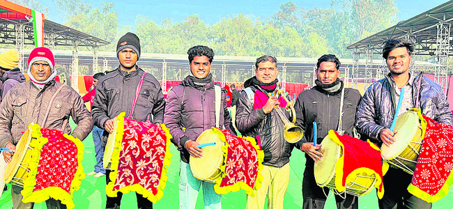 అలిశెట్టి రచనలు   అందరికీ స్ఫూర్తి
2