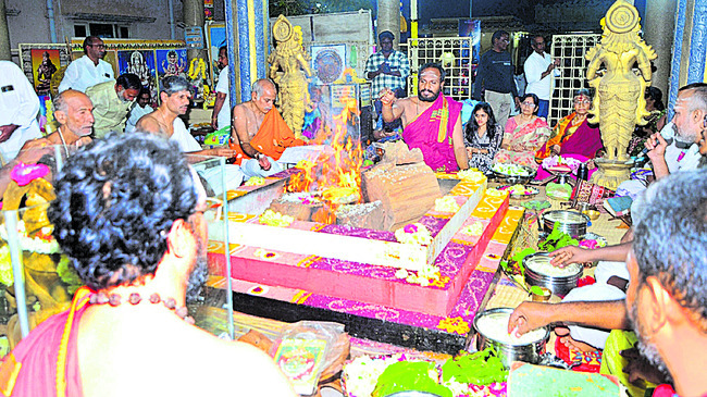 రామావతారం అలంకరణలో శ్రీవారు 3