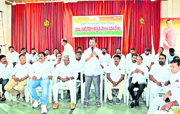 కష్టపడే కార్యకర్తలకు ప్రాధాన్యం1