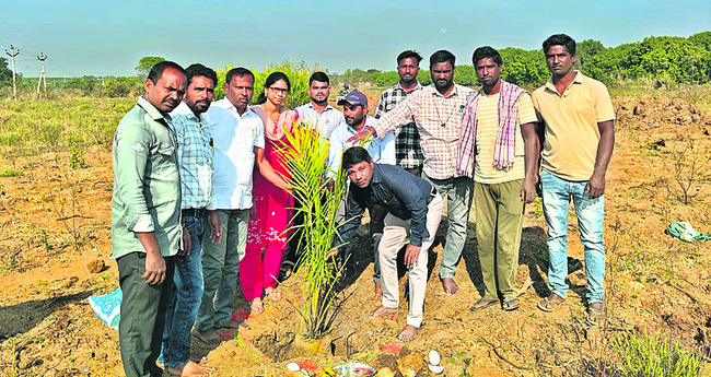 అలిశెట్టి రచనలు   అందరికీ స్ఫూర్తి
3