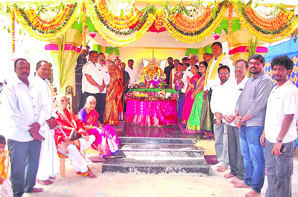 కల్యాణం.. కమనీయం
1