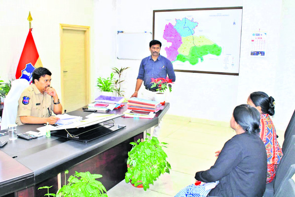 ప్రజావాణికి 29 ఫిర్యాదులు 
1