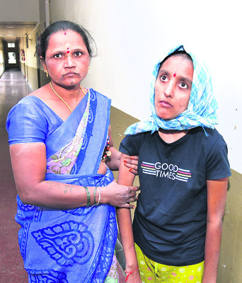 మమ్మల్ని ఆదుకోండి సారూ..2