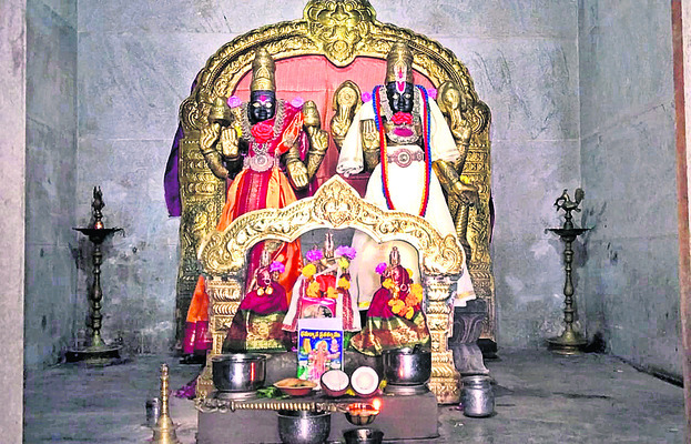 కొలిచిన వారికి కొంగు బంగారమై..1