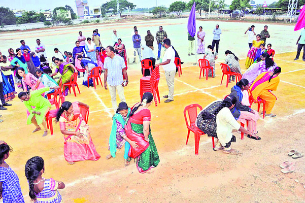 అంబరాన్నంటిన ముందస్తు సంక్రాంతి సంబరాలు1