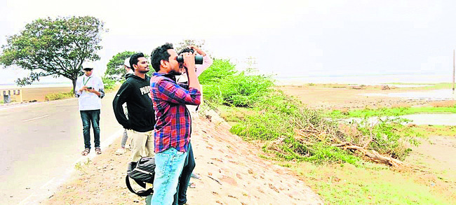 అటకానితిప్పలో పిల్లల సందడి1