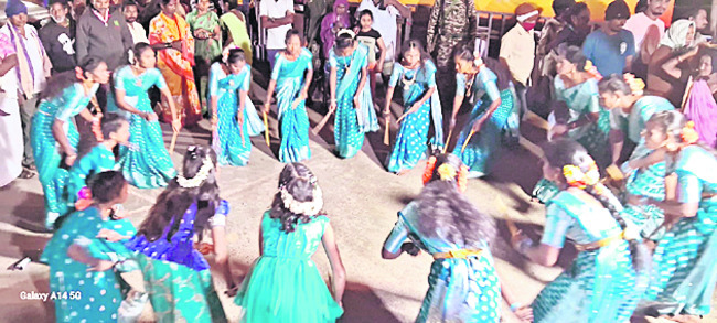 అమ్మరాకతో పులకించిన శంబర 1