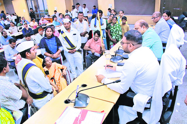 అత్యధికంగా భూ సమస్యలపైనే..1