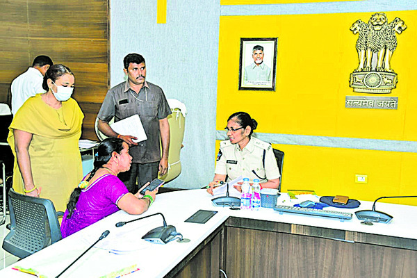 గణతంత్ర వేడుకలకు సిద్ధార్థ ఎన్‌సీసీ విద్యార్థి 1