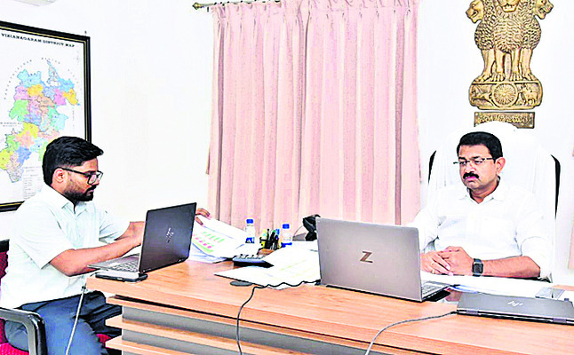 కోడి పందాలు నిర్వహిస్తే ఖబడ్డార్‌ 1