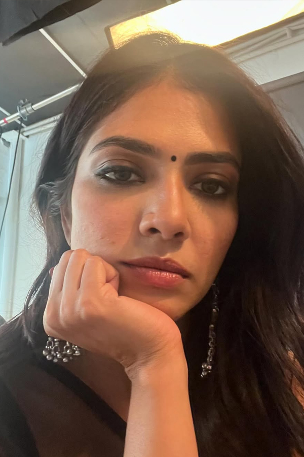 Actress Malavika Mohanan Latest Photos15