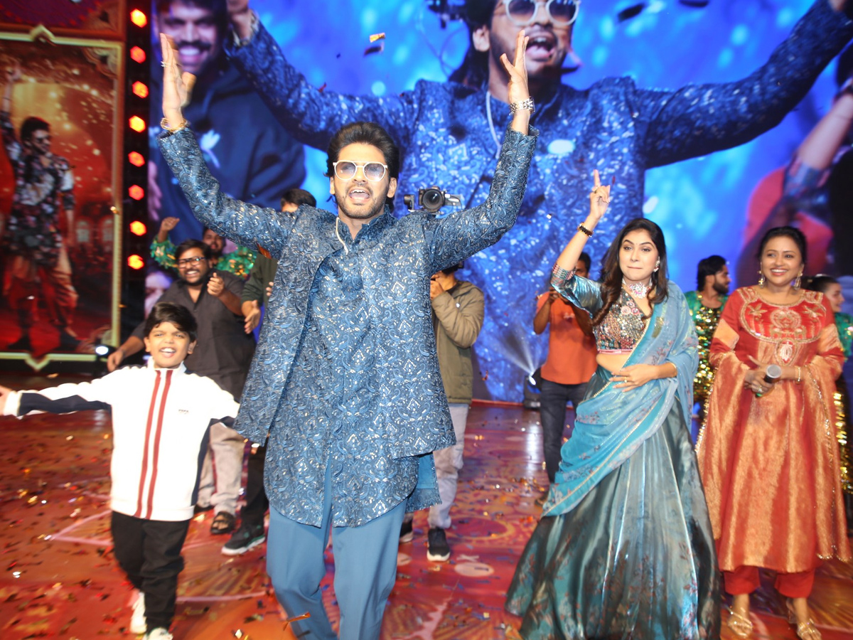 Anaganaga Oka Raju Pre Release Event Photos4