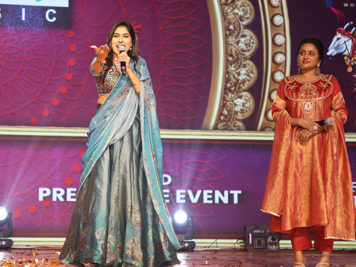 Anaganaga Oka Raju Pre Release Event Photos39