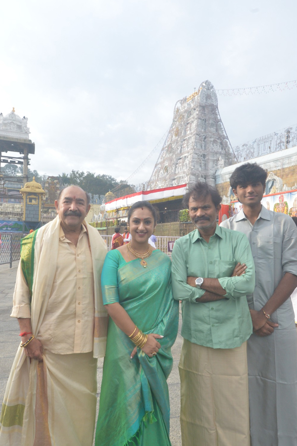 Celebrities Visit Tirumala Temple Photos	9