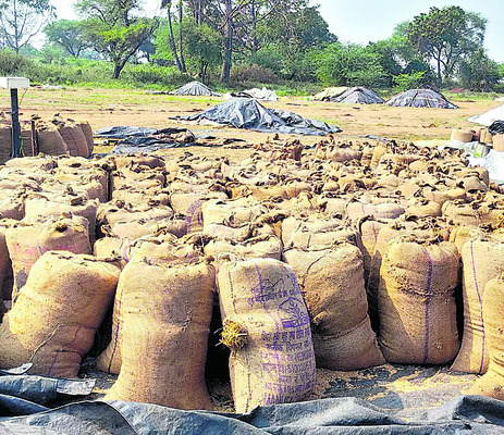 ● కిష్టాపూర్‌ ధాన్యం కేసులో చిత్రాలు ● ‘కొనుగోళ్ల’ కేంద1