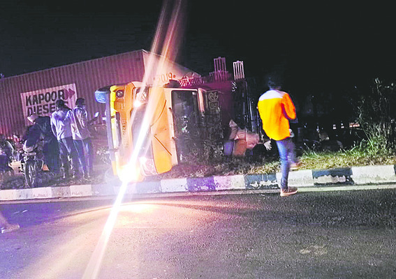 పామూరులో  రూ.1.60 లక్షల చోరీ 2