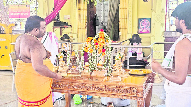 మద్యం తాగి  వాహనాలు నడపొద్దు 
2