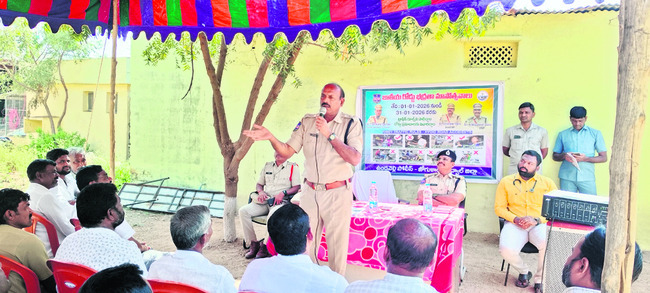 మద్యం తాగి  వాహనాలు నడపొద్దు 
1