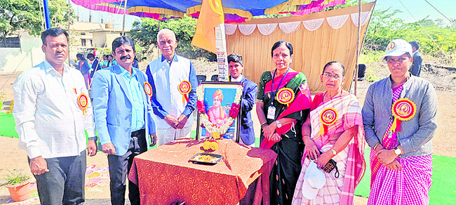 లారీ నడుపుతూ  గుండెపోటుతో డ్రైవర్‌ మృతి3