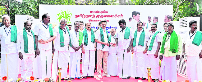 హోంగార్డులుగా హిజ్రాలు1