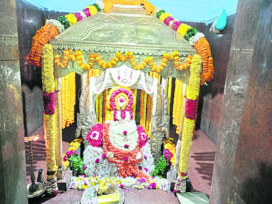 ‘పెద్ద’ల పండగ... తీర్థాలు సంబరంగా... 1