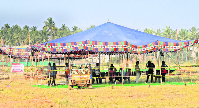 పందెం బరులు పంచుకున్నారు 1