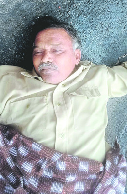 లారీ ఢీకొని వ్యక్తి.. 1