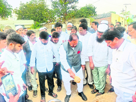 ‘పట్టణాన్ని ఆదర్శవంతంగా తీర్చిదిద్దుతాం’
1