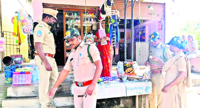 బ్రిడ్జి పనులు  త్వరగా పూర్తిచేయాలి
3