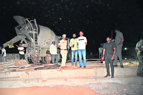 బ్రిడ్జి పనులు  త్వరగా పూర్తిచేయాలి
2