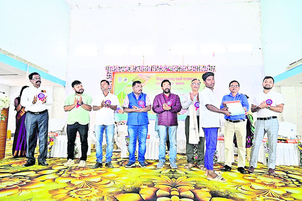 ఆధునిక వ్యవసాయాన్ని అలవర్చుకోవాలి 1