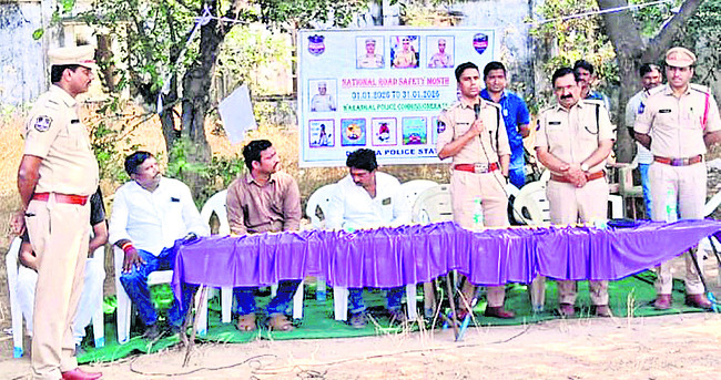 సమ్మక్క–సారలమ్మ జాతర చరిత్ర పుస్తకావిష్కరణ1