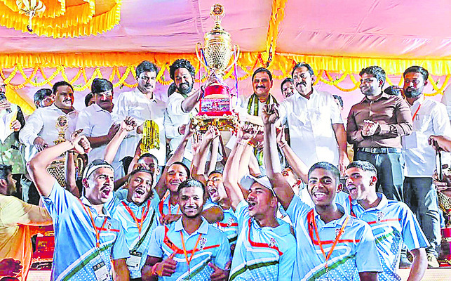 ముగిసిన డ్రాగన్‌ పడవ పోటీలు1