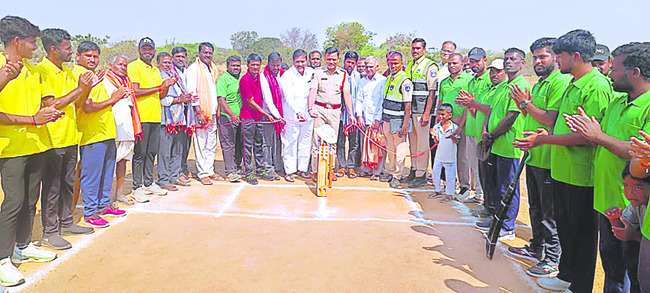 ‘రంగారెడ్డి’ని ముక్కలు చేశారు 
1