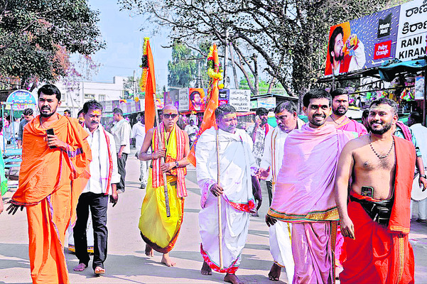 జానపదుల జాతర షురూ1