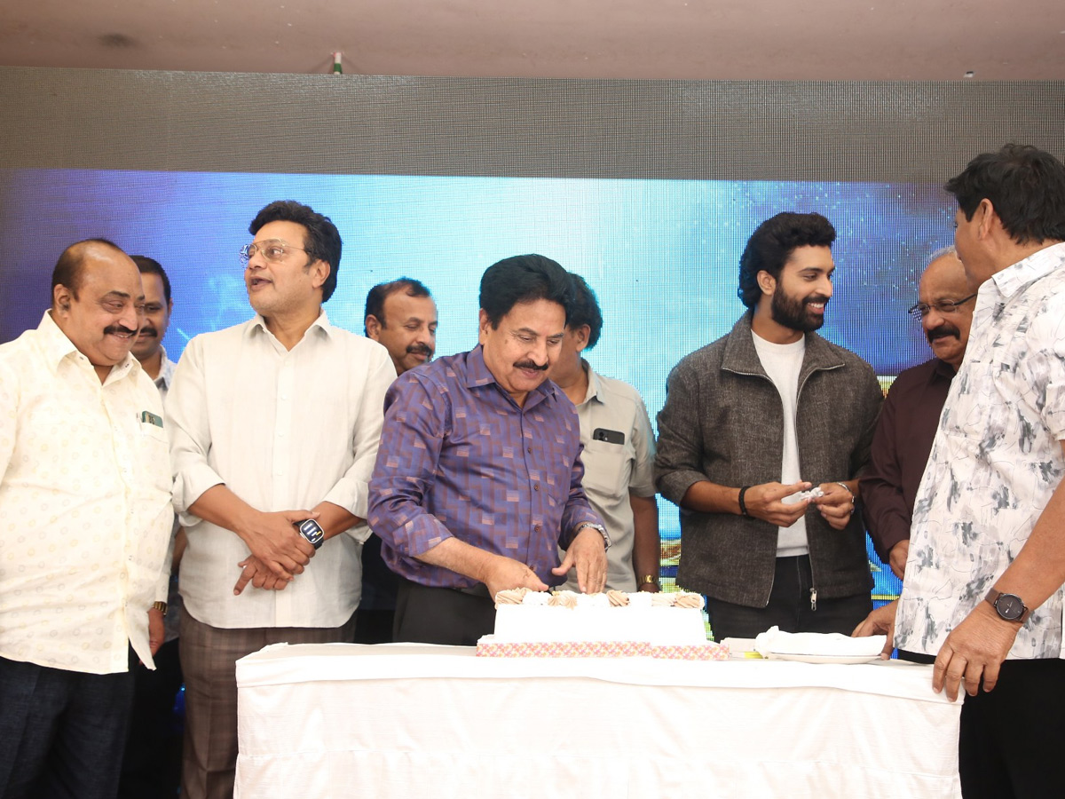 ప్రముఖ సినీ నిర్మాత 'అచ్చిరెడ్డి' బర్త్‌డే వేడుకలో సెలబ్రిటీలు (ఫోటోలు ...
