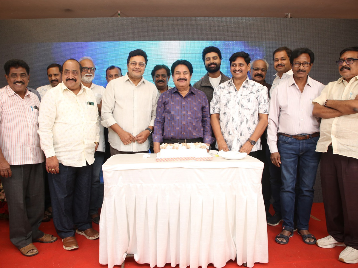 ప్రముఖ సినీ నిర్మాత 'అచ్చిరెడ్డి' బర్త్‌డే వేడుకలో సెలబ్రిటీలు (ఫోటోలు ...