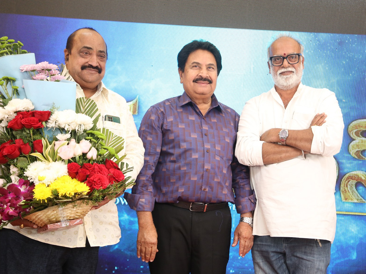 ప్రముఖ సినీ నిర్మాత 'అచ్చిరెడ్డి' బర్త్‌డే వేడుకలో సెలబ్రిటీలు (ఫోటోలు ...