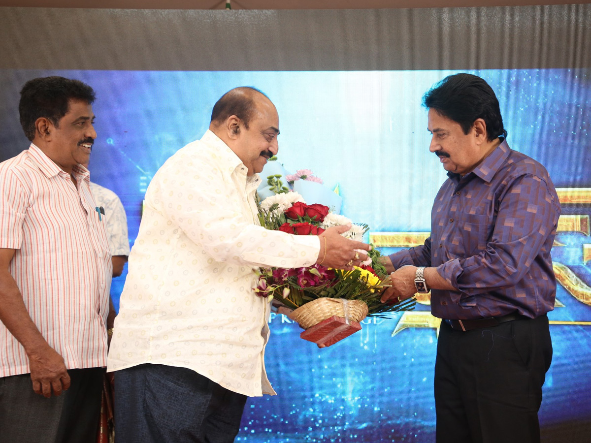 ప్రముఖ సినీ నిర్మాత 'అచ్చిరెడ్డి' బర్త్‌డే వేడుకలో సెలబ్రిటీలు (ఫోటోలు ...