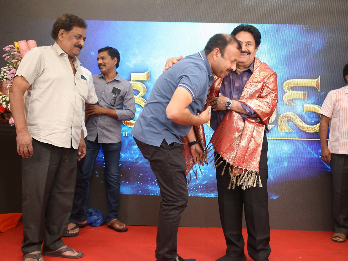ప్రముఖ సినీ నిర్మాత 'అచ్చిరెడ్డి' బర్త్‌డే వేడుకలో సెలబ్రిటీలు (ఫోటోలు ...