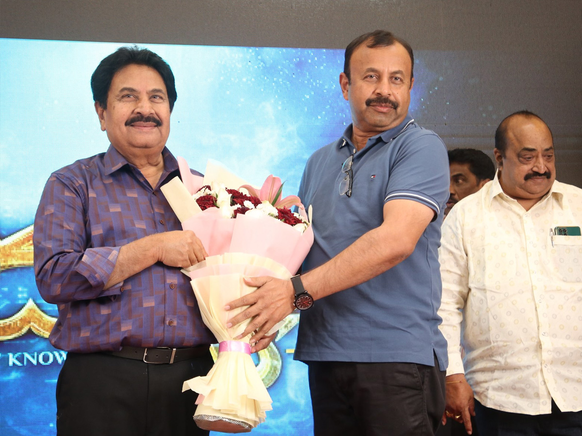 ప్రముఖ సినీ నిర్మాత 'అచ్చిరెడ్డి' బర్త్‌డే వేడుకలో సెలబ్రిటీలు (ఫోటోలు ...