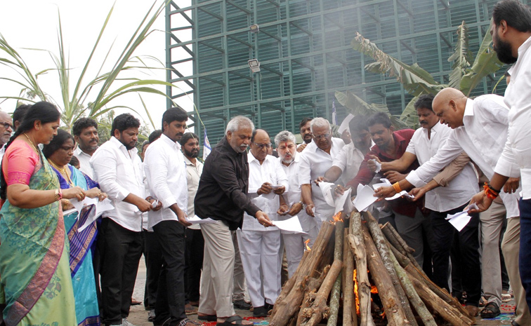 YSRCP Bhogi festival celebrations in Andhra Pradesh Photos7