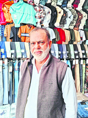 సరుకు ఫుల్‌.. వ్యాపారం డల్‌!3