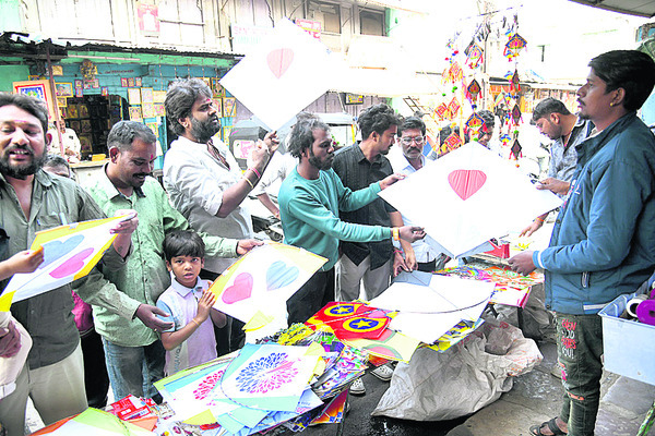 సరదాల సంక్రాంతి వచ్చేసింది. మూడు రోజుల సంబ రాలు మొదలయ్య4