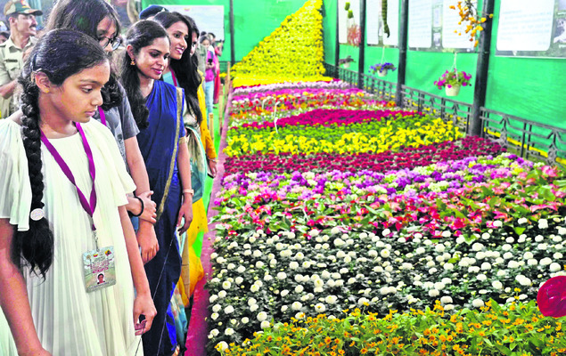 లాల్‌బాగ్‌లో ఫ్లవర్‌ షో షురూ1