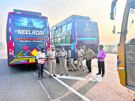 ప్రైవేట్‌ ట్రావెల్స్‌పై కొరడా!1