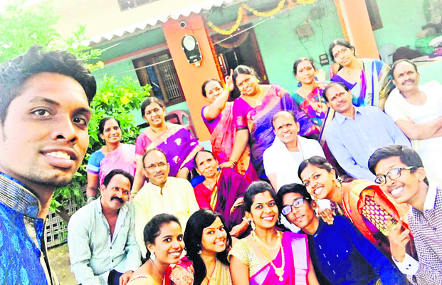 ప్రజలు సుఖశాంతులతో జీవించాలి2