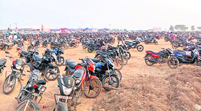 పందెం కొట్టిన కోడి2